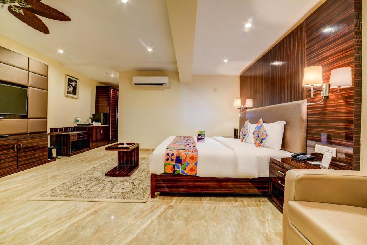 Fabhotel Prime Sarala Crown With Pool - Nr Calangute Beach Zewnętrze zdjęcie