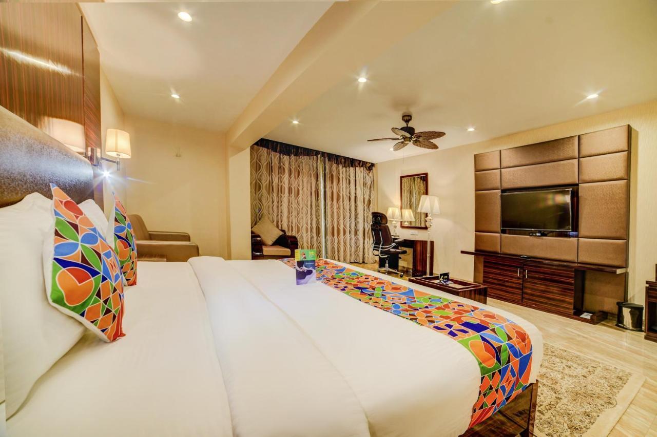 Fabhotel Prime Sarala Crown With Pool - Nr Calangute Beach Zewnętrze zdjęcie