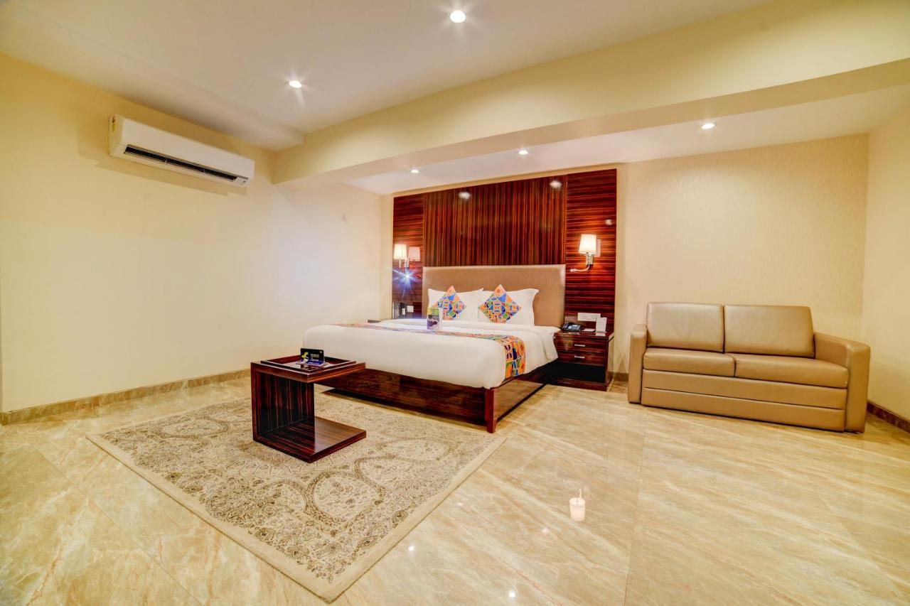 Fabhotel Prime Sarala Crown With Pool - Nr Calangute Beach Zewnętrze zdjęcie
