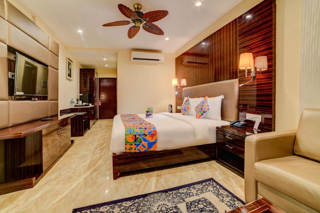 Fabhotel Prime Sarala Crown With Pool - Nr Calangute Beach Zewnętrze zdjęcie