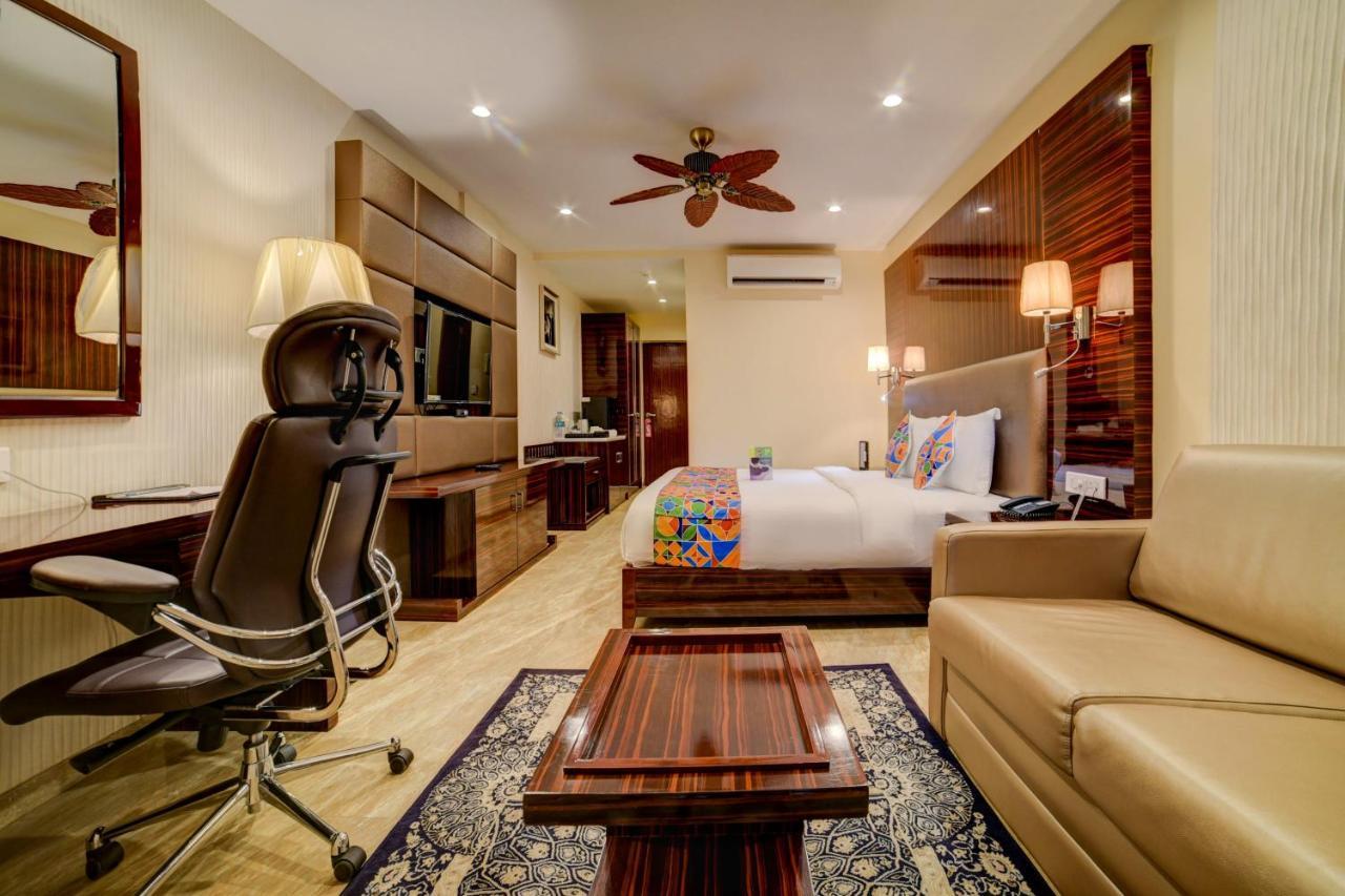 Fabhotel Prime Sarala Crown With Pool - Nr Calangute Beach Zewnętrze zdjęcie