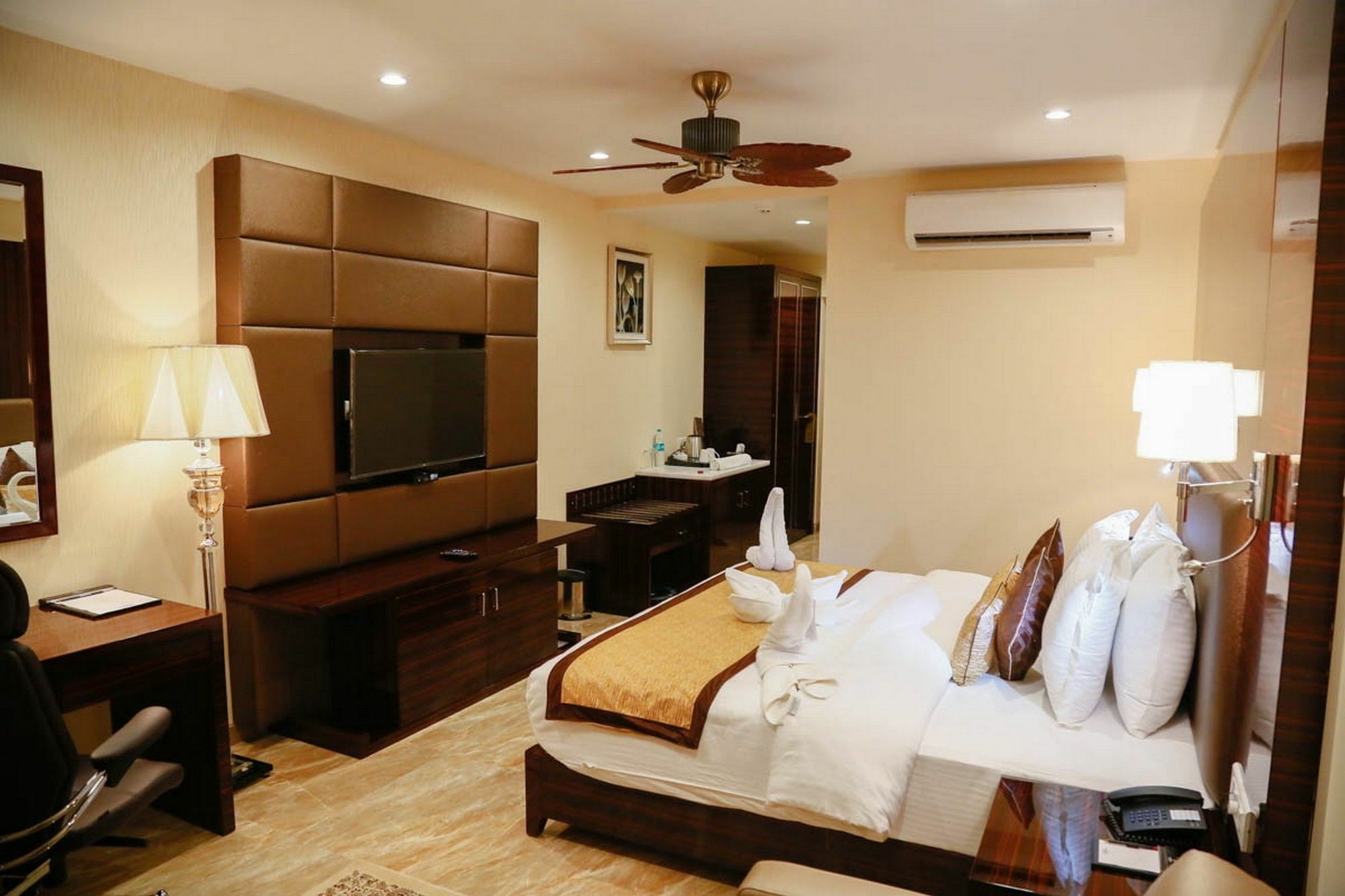 Fabhotel Prime Sarala Crown With Pool - Nr Calangute Beach Zewnętrze zdjęcie